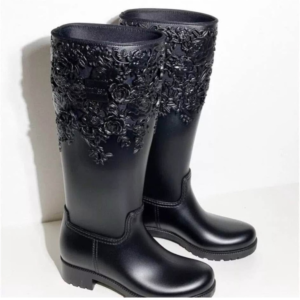 Elegant Black Floral Embossed Women's Boots